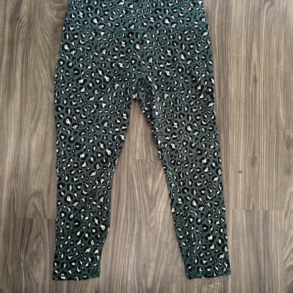 fabletics - Picture 2 of 3